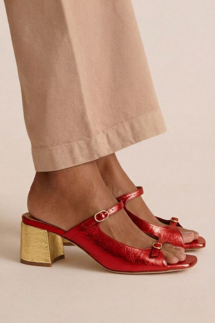 Red / US 11