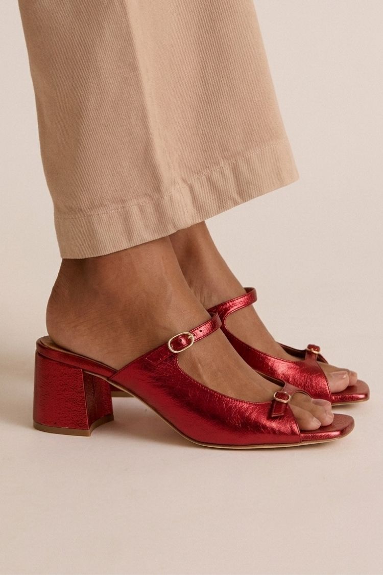 Dark Red / US 11