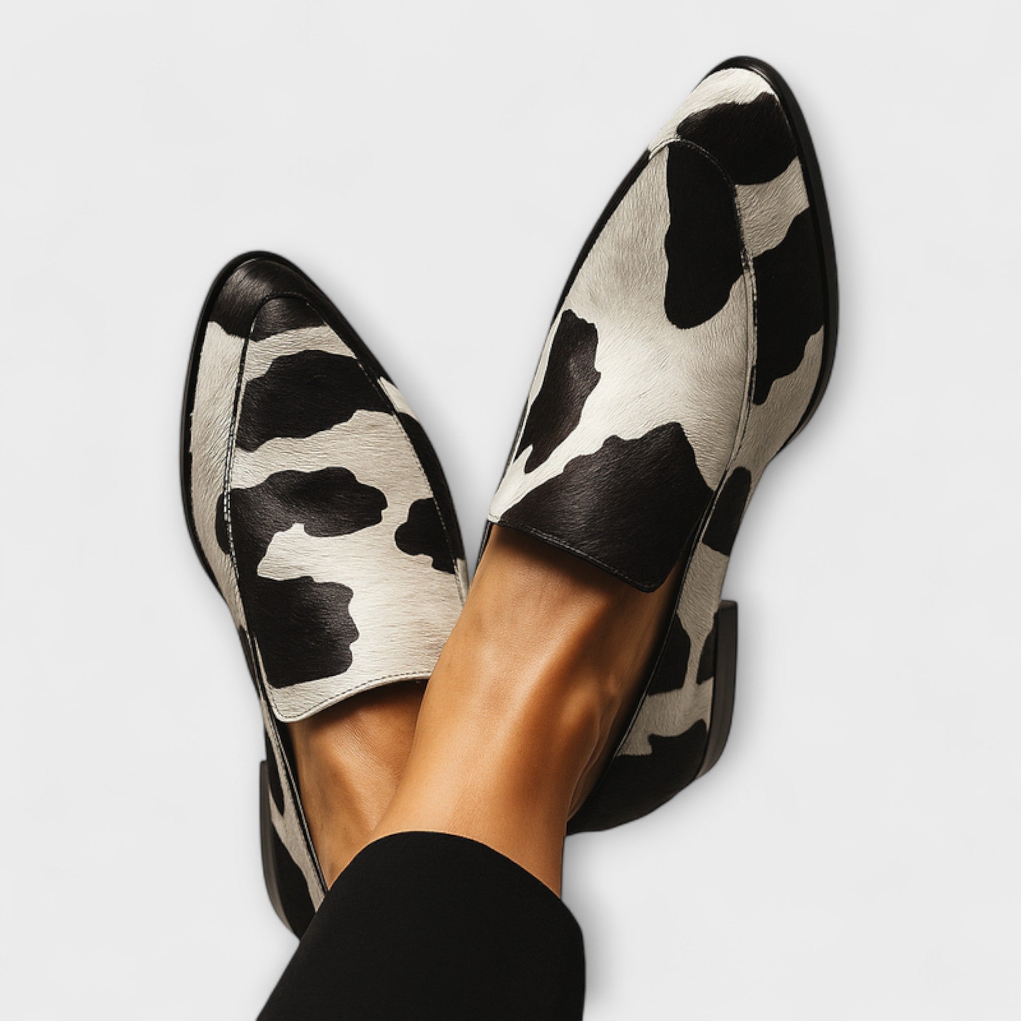 Black and White / 11 US | 42 EU